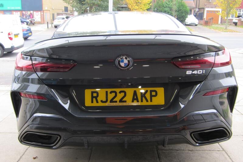 BMW 8 SERIES
