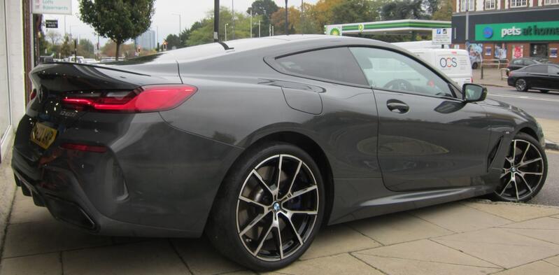 BMW 8 SERIES