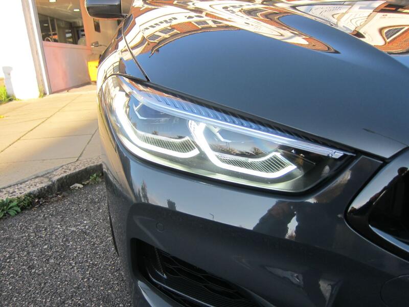 BMW 8 SERIES