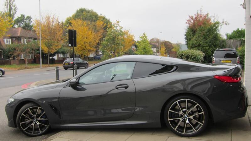 BMW 8 SERIES