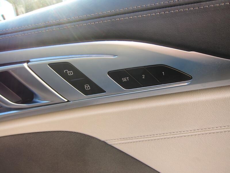 BMW 8 SERIES