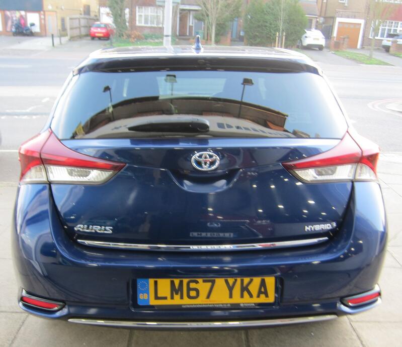 TOYOTA AURIS