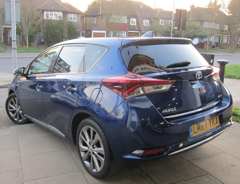 TOYOTA AURIS