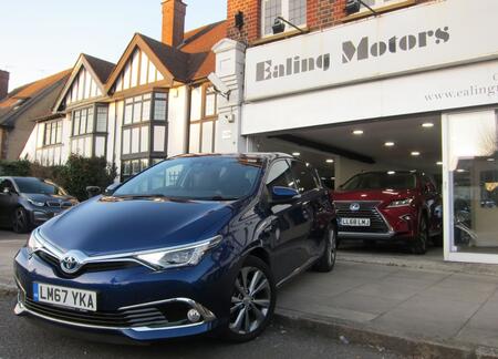 TOYOTA AURIS 1.8 VVT-h Excel