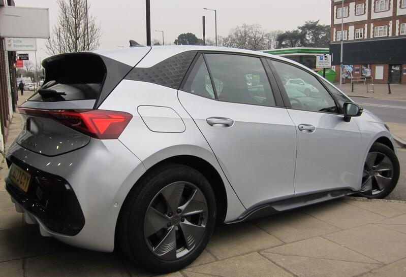 CUPRA BORN