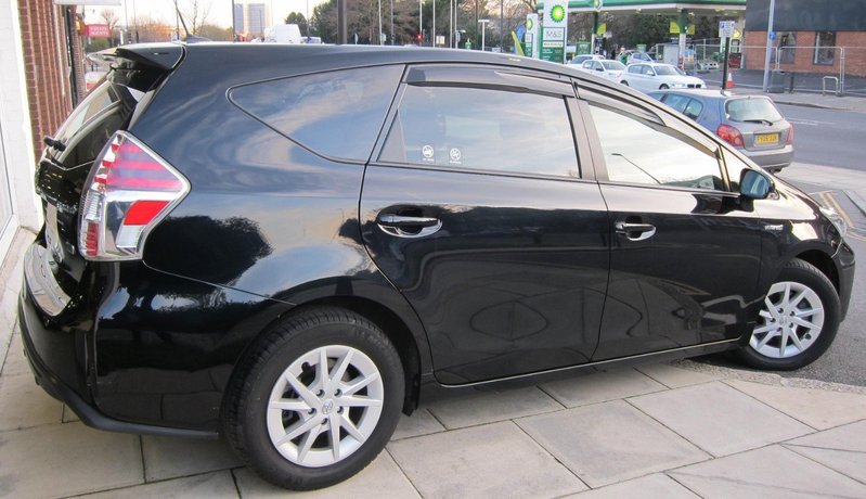 TOYOTA PRIUS+