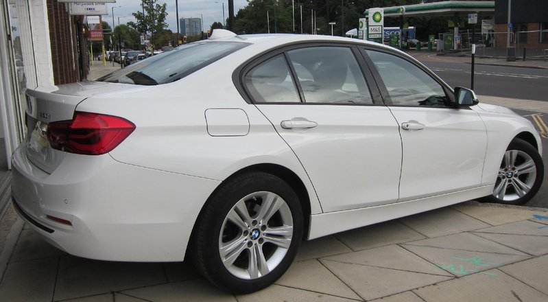 BMW 3 SERIES