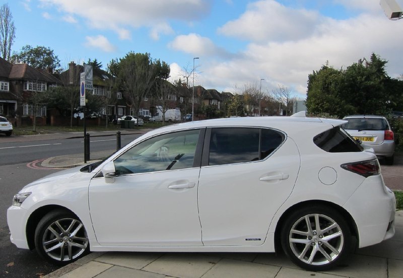 LEXUS CT 200H