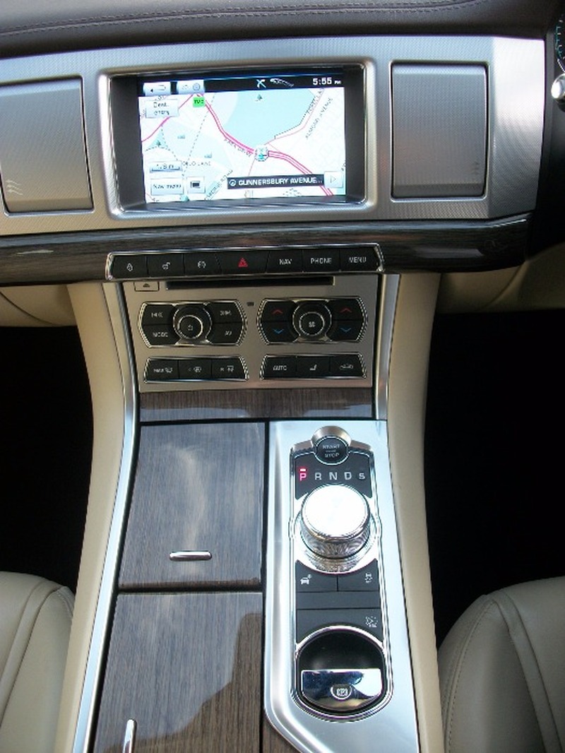 JAGUAR XF